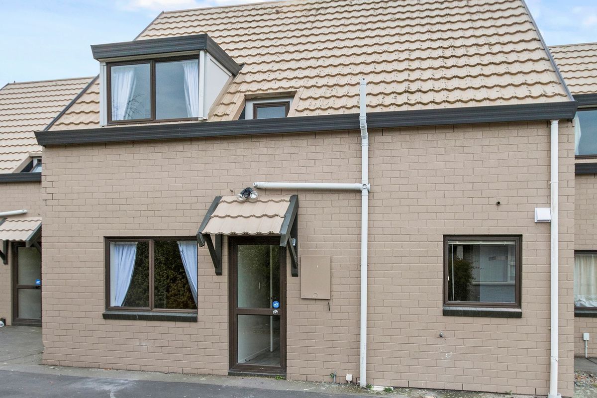 2 / 35 Brockworth Pl, Riccarton