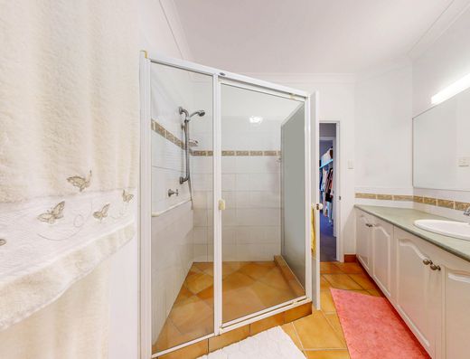 Elevated Privacy & Lifestyle on 2.5 Acres - Tinbeerwah's Hidden Gem image 16