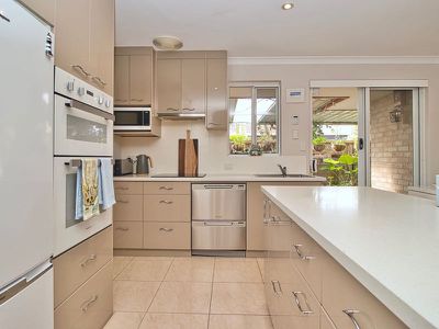 19 Menora Loop , Warnbro