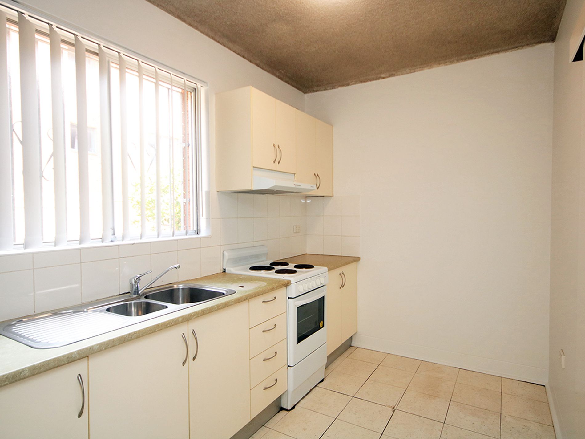 1 / 6 Shadforth Street, Wiley Park