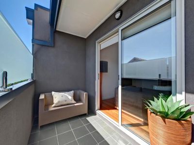 2 / 16 Lambert Street, Richmond