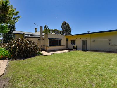 20 Lake Terrace East, Mount Gambier