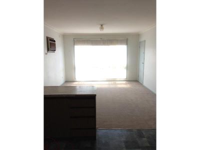 4 / 17 Greaves Street, Werribee