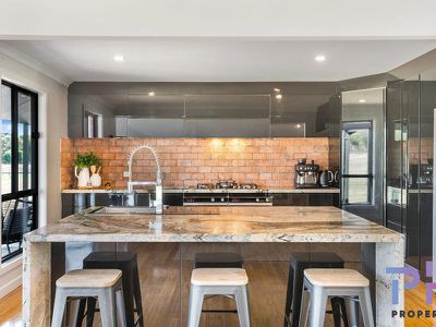8 Montgomery Lane, Lockwood