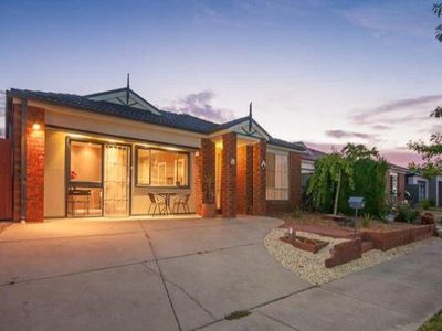 35 Bradford Drive, Cranbourne East