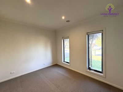 13 Laurence Way, Tarneit
