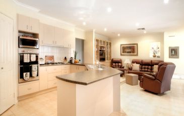 69 Fieldstone Blvd, Beaconsfield