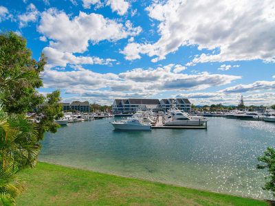 37 / 3 Marina Crescent, Hollywell