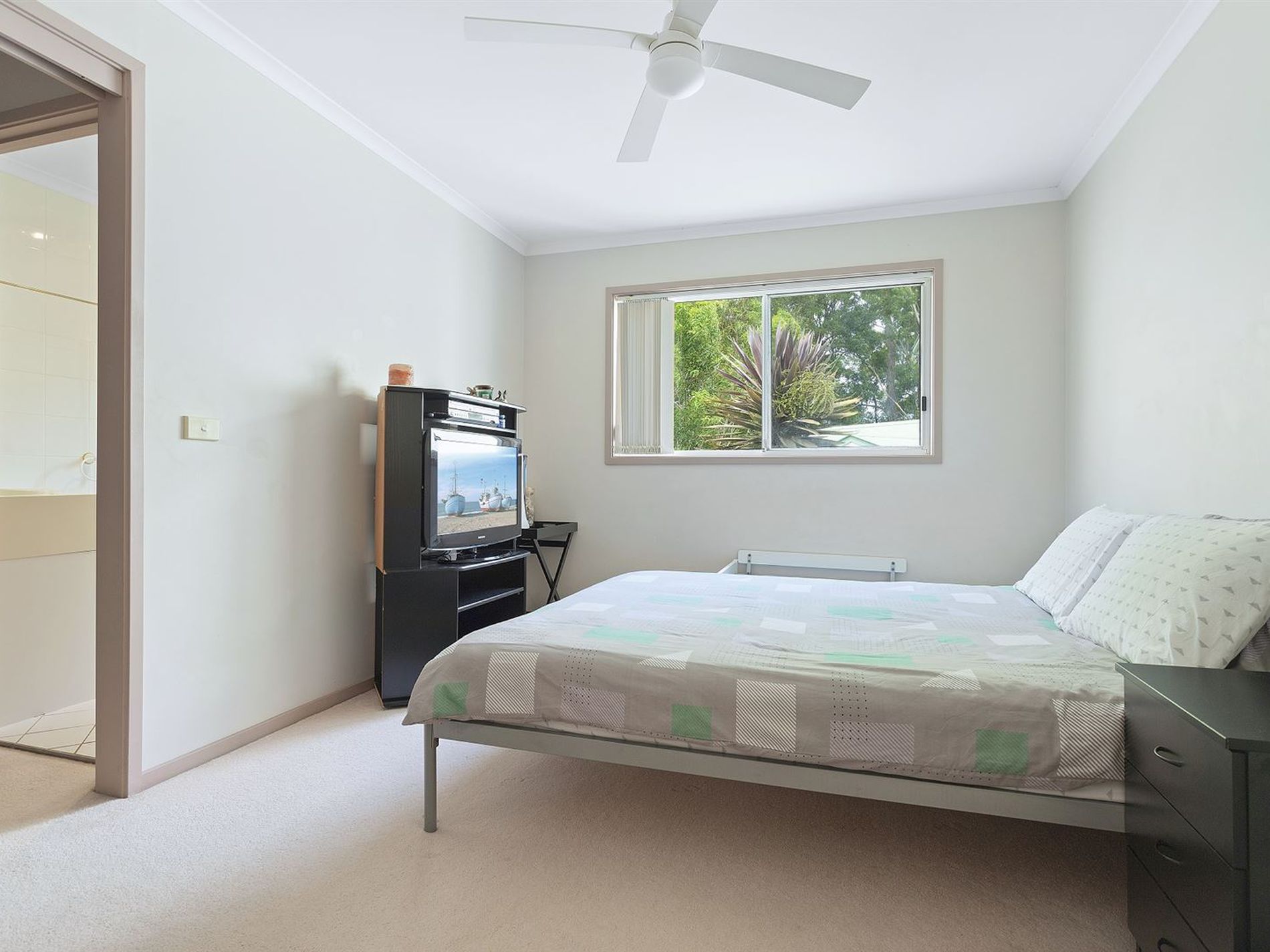 9 / 13 Augusta Place, Mollymook