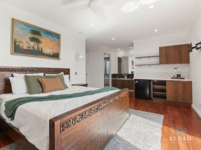 1 Marina Parade, Jacobs Well