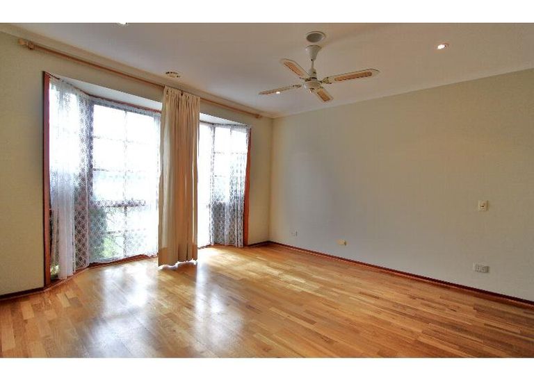 1 Eyebright Square, Hallam