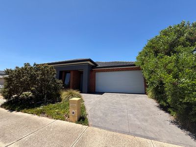 18 Hiddick Road, Point Cook