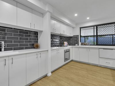 5 Parwan Close, Riverhills