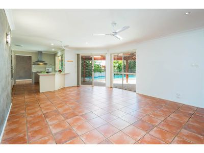 41 Howland Cct, Pacific Pines