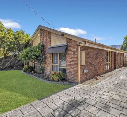 7 Jamie Close, Cranbourne