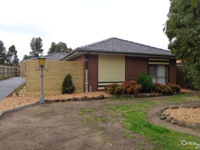 1 / 6 Gray Street, Cranbourne North