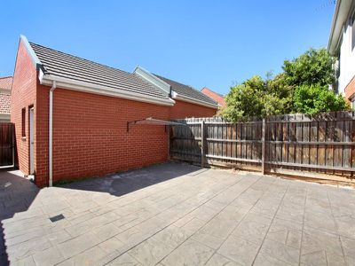 52 Central Park Avenue, Maribyrnong
