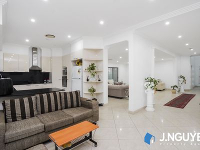 2 Yeronga Close, St Johns Park
