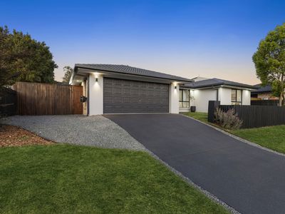 5 Eggleton Place, Wakerley