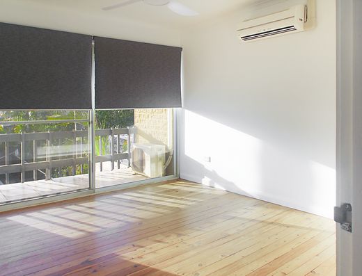 Renovated townhouse close to beach image 5