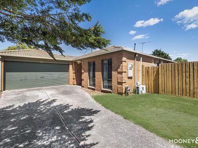 24 Pine Hill Court, Cranbourne North