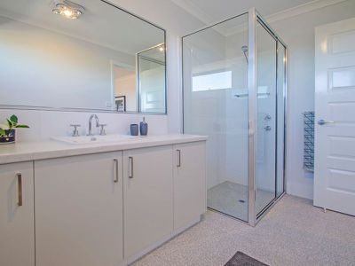 2 / 26 Osmetti Drive, Somerville