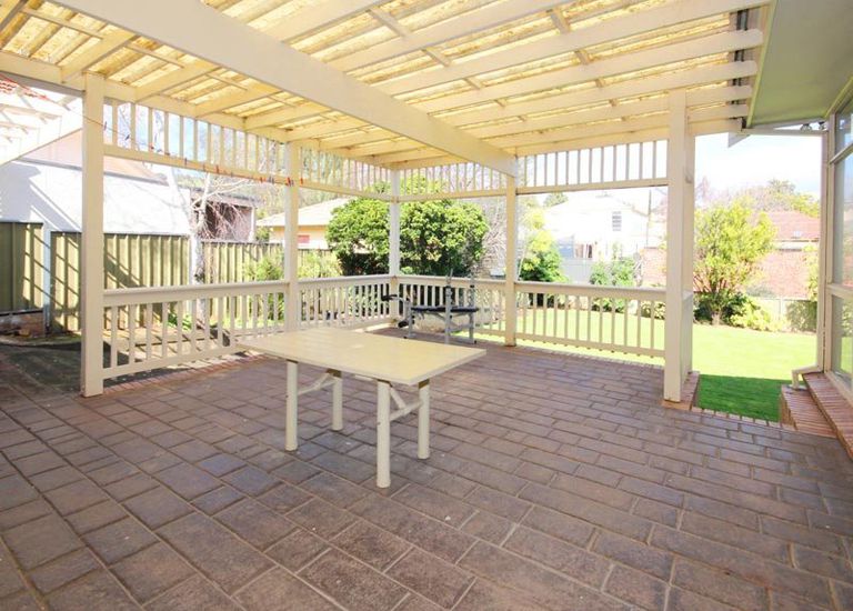 13 Anglesey Avenue, St Georges