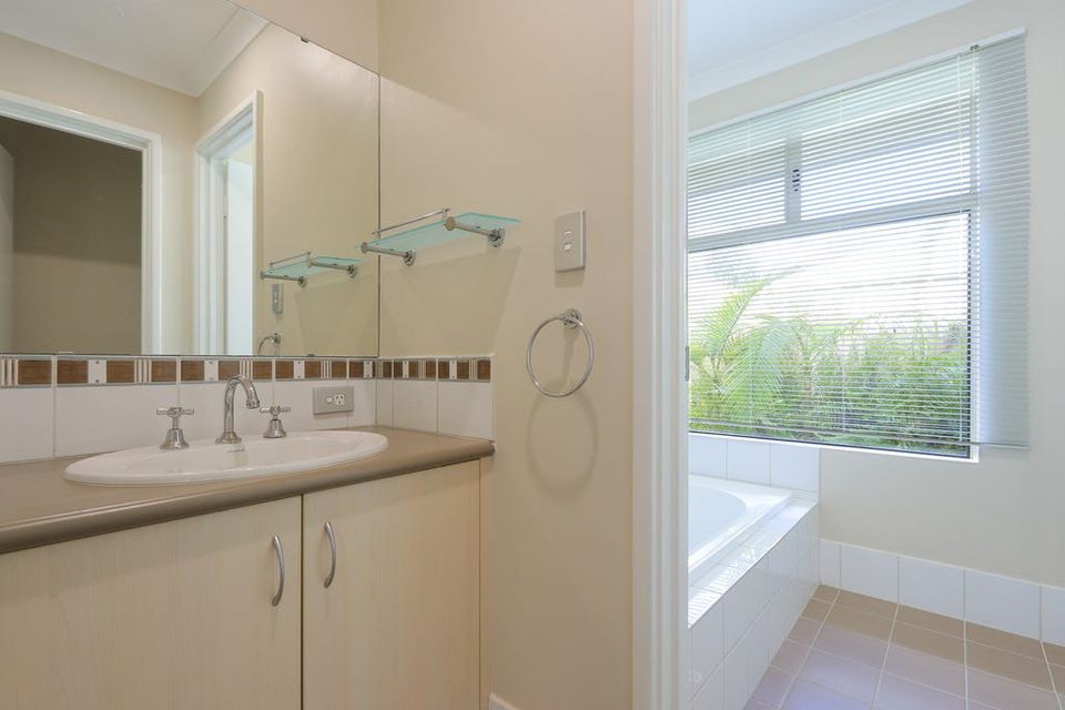 15 Yindana Blvd, Lakelands