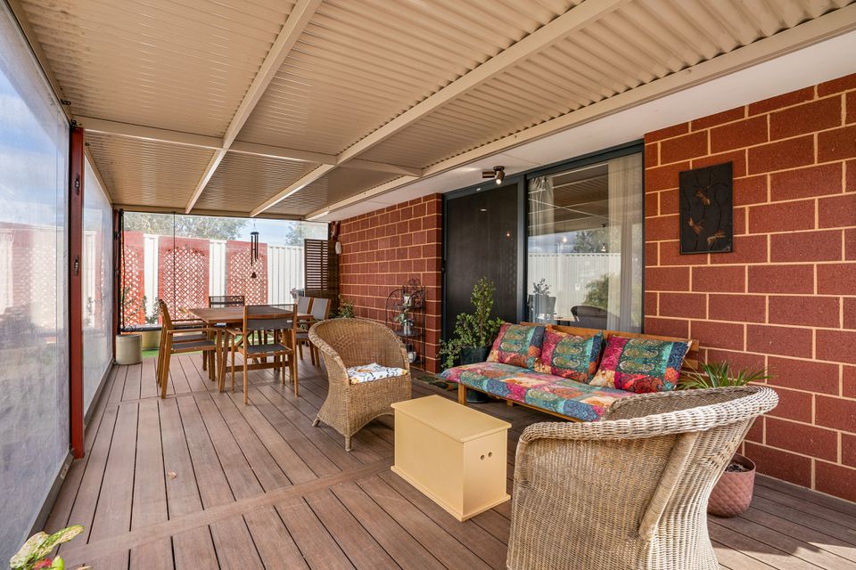 2 PENDRAGON LANE, Baldivis