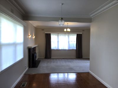 8 Araluen Parade, Belmont