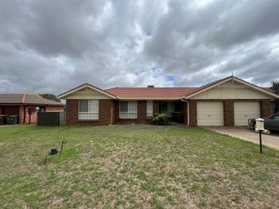 2 / 71 Websdale Drive, Dubbo