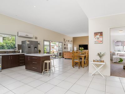 1 / 3 Boondoon Crescent, Ocean Shores