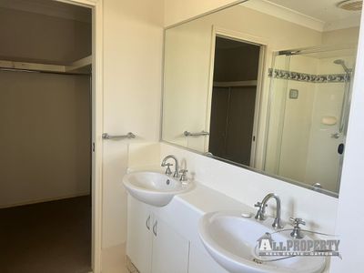 20 Johnson Drive, Lockrose