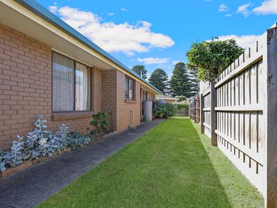 4 BELFAST CLOSE, Port Fairy