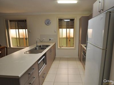 18 Glenshee Close, Dubbo