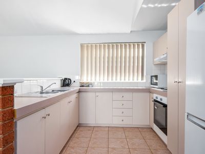 1B Paddington Drive, Hannans