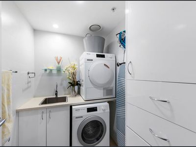 2806 / 1 COMO CRESCENT, Southport