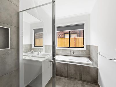 16 Arianna Street, Wyndham Vale