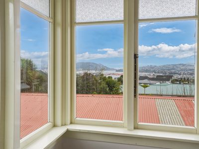 122 Easther Crescent, Kew