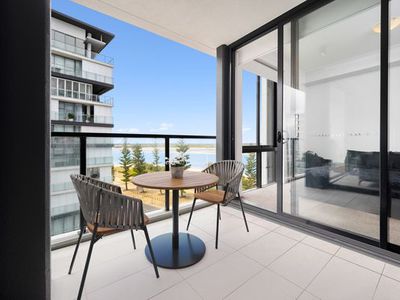 809 / 372 Marine Parade, Labrador