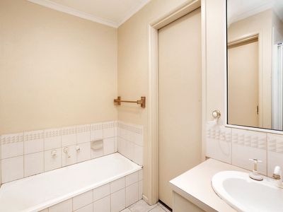 1 Kent Mews, Cranbourne North