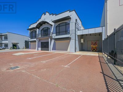 1 / 34 Barberry Way, Bibra Lake