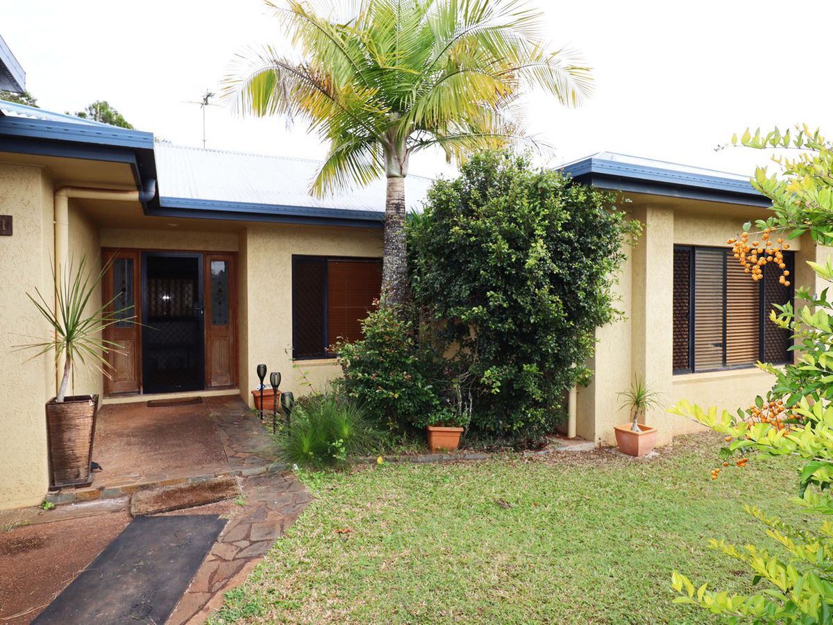 11 DANZER DRIVE, Atherton
