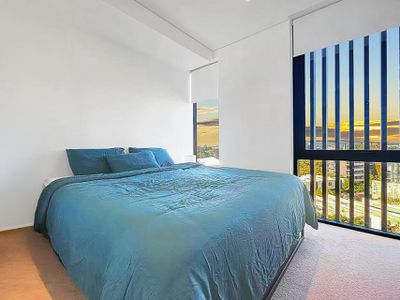 20801 / 320 MacArthur Avenue, Hamilton