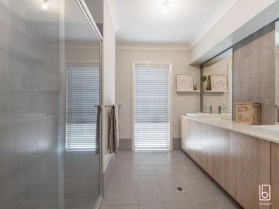 5 Jasper Avenue, Hamlyn Terrace