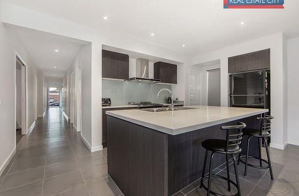 10 Torino Avenue, Greenvale