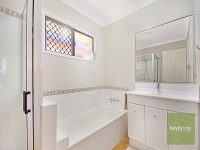 32 Riverbend Drive, Douglas