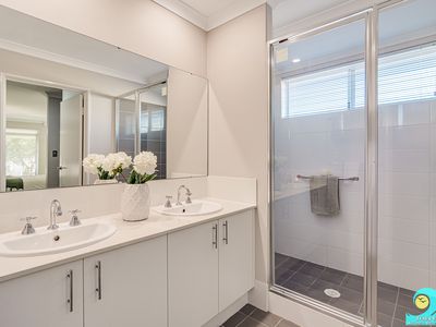 9 Topmast Brace, Alkimos