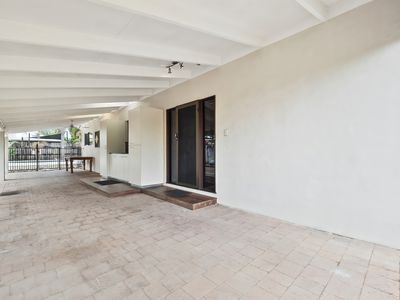 6 Walnut Street, Holloways Beach