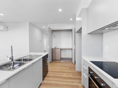 302 / 82 Elmhurst Road , Truganina